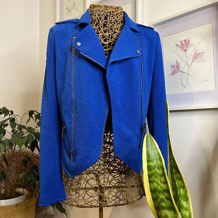 Chaqueta azul eléctrico